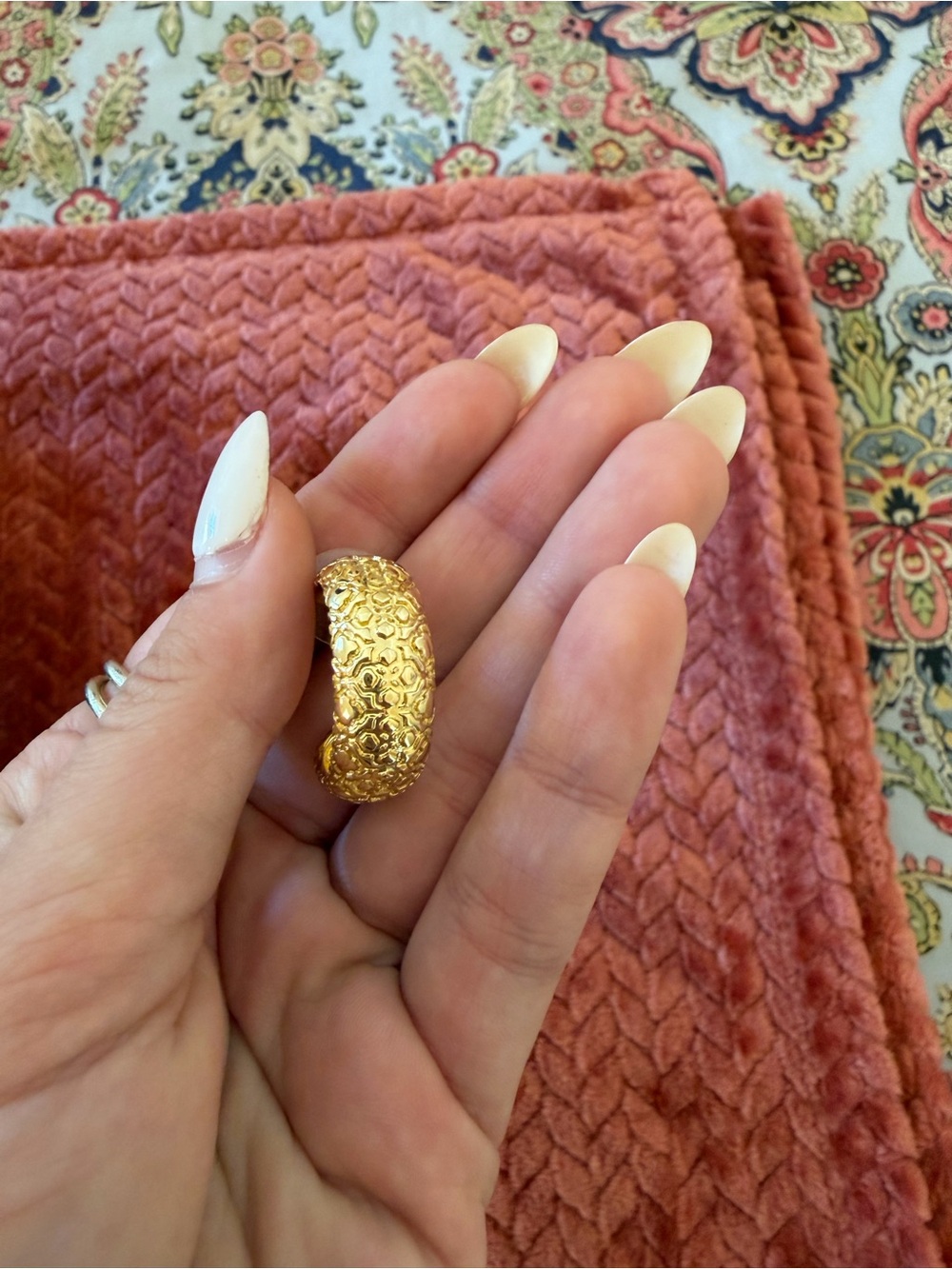 Kendra Scott Gold Filigree Hoop Earrings - Picture 3 of 5
